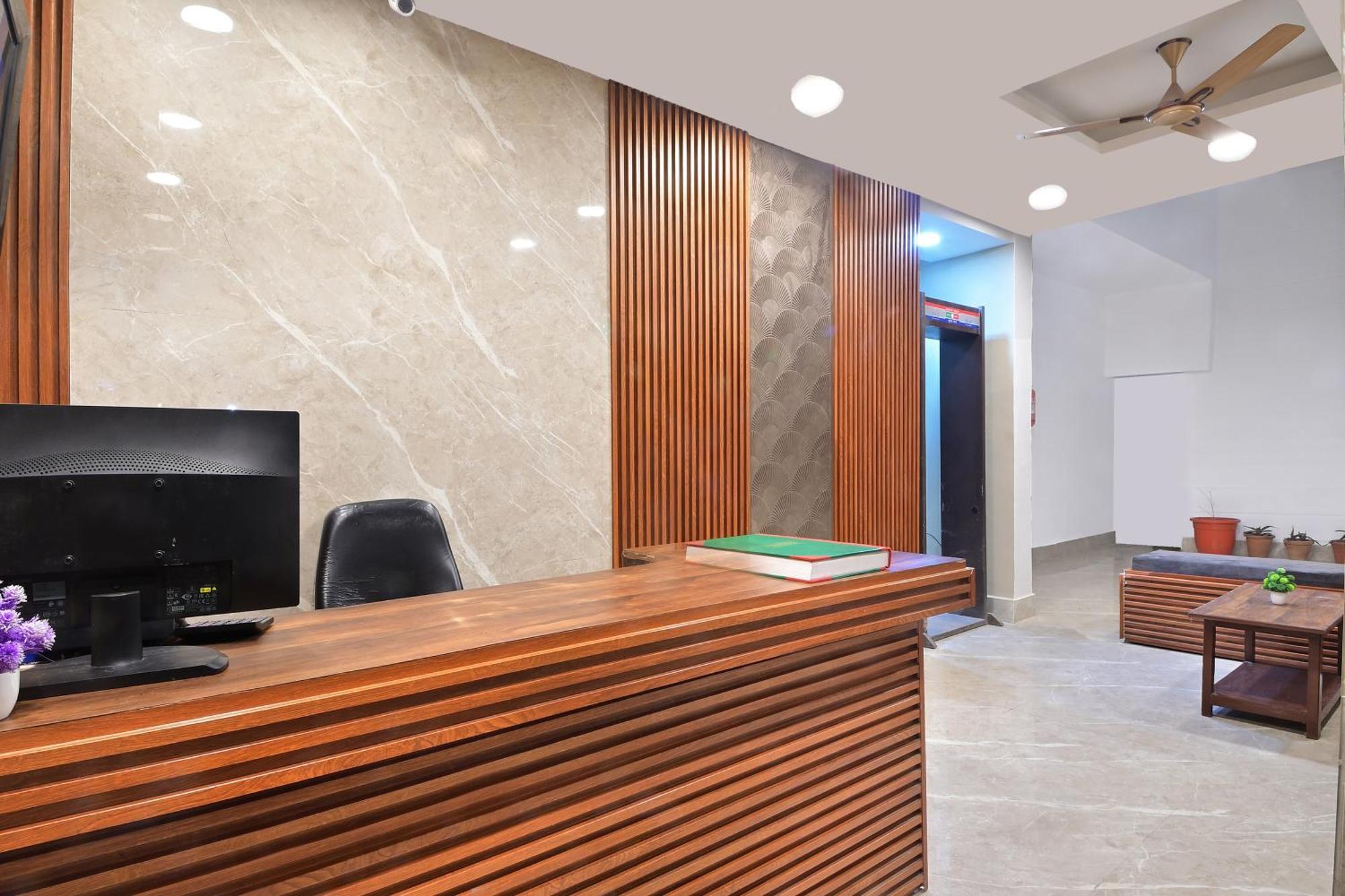 Chowdhry Tourist Lodge - New Delhi Railway Station - 2 Minutes Walk Exteriör bild